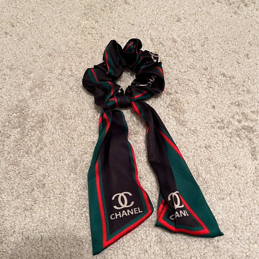 Chanel hair scrunchie